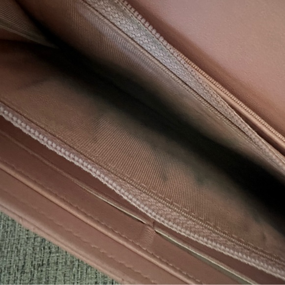 Authentic CHANEL quilted wallet with removable unbranded chain crossbody - Picture 10 of 13